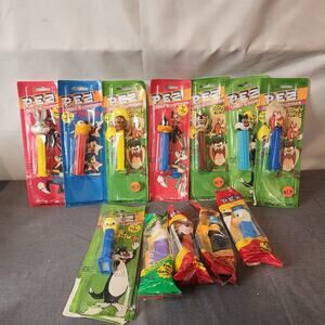Lot of 12 "DISNEY" Mickey, Bugs Bunny, Donald Duck and More...